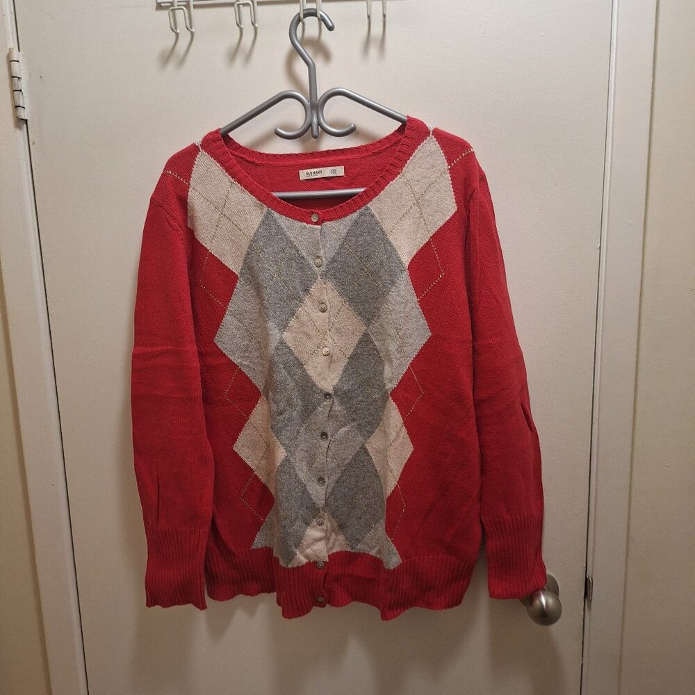 RED SWEATER.